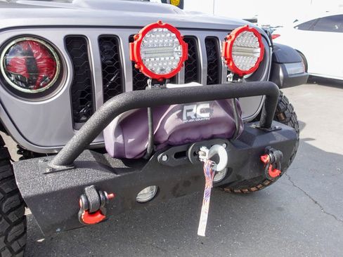 Used 2021 Jeep Gladiator Rubicon image 3