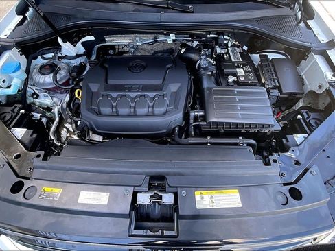Certified 2023 Volkswagen Tiguan SE R-Line AWD/4WD image 29