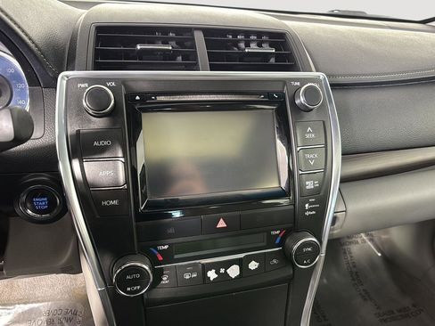 Used 2015 Toyota Camry XLE w/ Moonroof Package FWD image 30