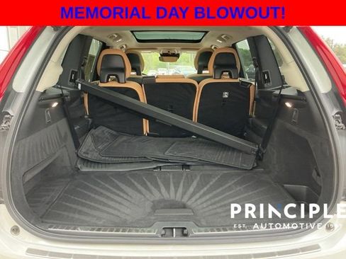 Used 2016 Volvo XC90 T6 Momentum w/ Momentum Plus Package AWD/4WD image 12