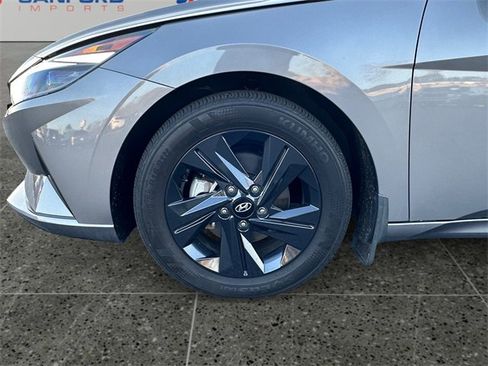 Used 2023 Hyundai Elantra Blue image 14
