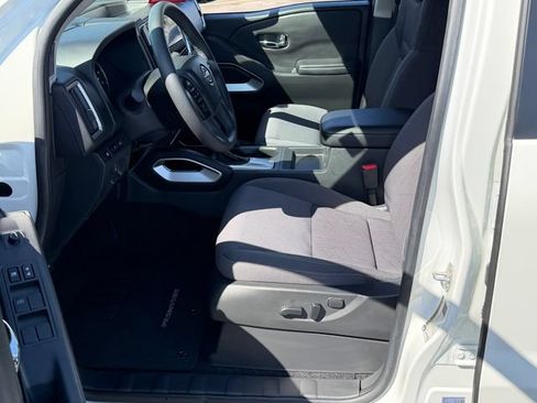 Certified 2025 Nissan Frontier SV w/ SV Convenience Package RWD image 20