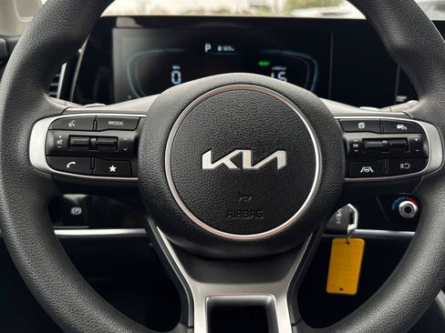 Used 2025 Kia Sportage LX FWD image 26