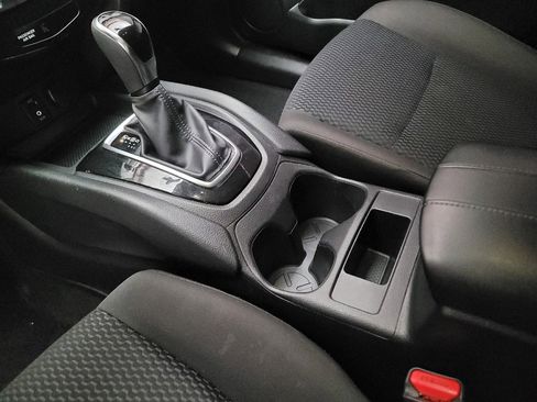 Used 2017 Nissan Rogue Sport S image 26