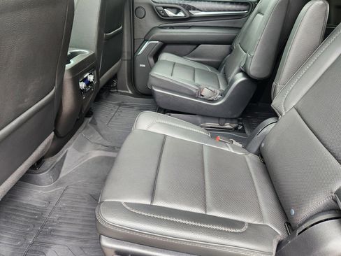 Used 2023 GMC Yukon XL Denali AWD/4WD image 13