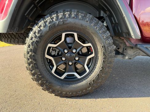 Used 2021 Jeep Gladiator Rubicon AWD/4WD image 38