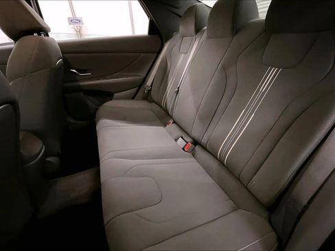 Used 2023 Hyundai Elantra SEL w/ Convenience Package image 25