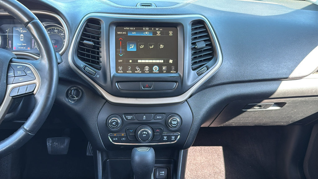 Used 2017 Jeep Cherokee Latitude w/ Comfort & Sound Group FWD image 34