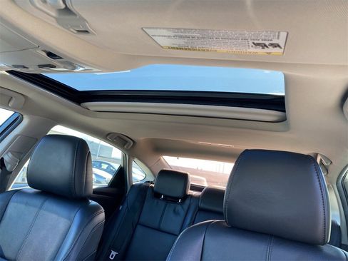 Used 2015 Toyota Avalon Limited image 34