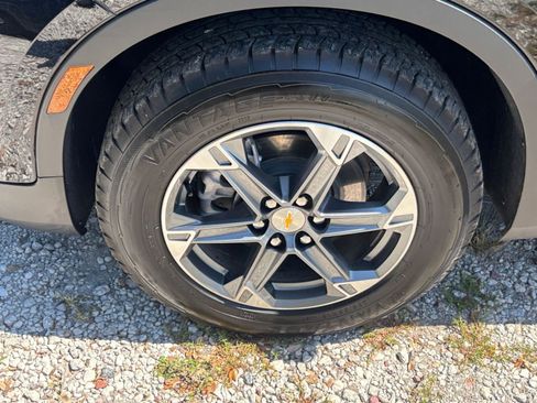 Used 2025 Chevrolet Blazer LT FWD image 31