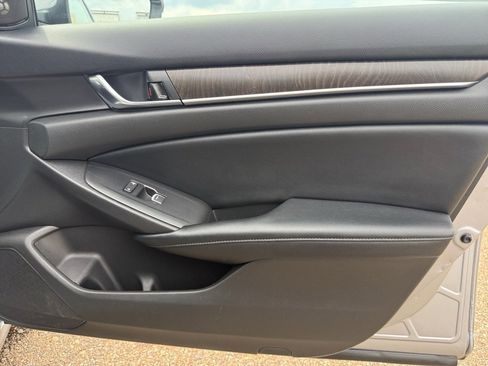 Used 2018 Honda Accord EX-L image 28