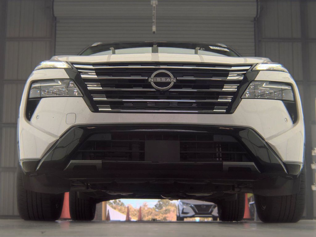 Certified 2026 Nissan Rogue Platinum w/ Platinum Premium Package AWD/4WD image 5