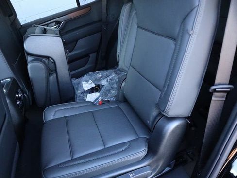 New 2026 GMC Yukon Denali w/ Sun & Power Step Package AWD/4WD image 17