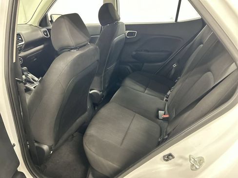 Used 2021 Hyundai Venue SE FWD image 19