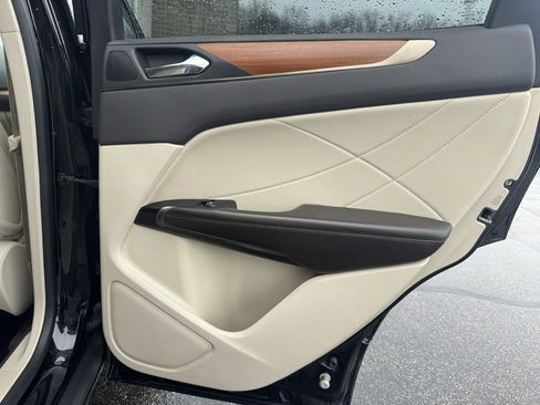 Used 2019 Lincoln MKC Select w/ Select Plus Package image 27