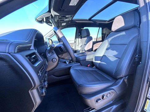 Used 2024 Chevrolet Tahoe Z71 w/ Luxury Package image 9