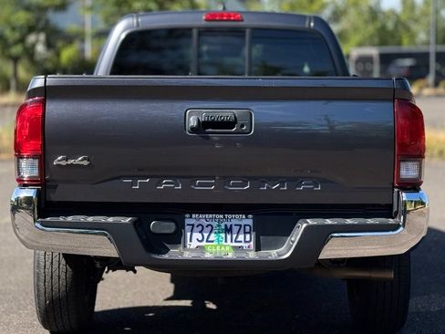 Used 2021 Toyota Tacoma SR5 w/ SR5 Appearance Package (SM) AWD/4WD image 4