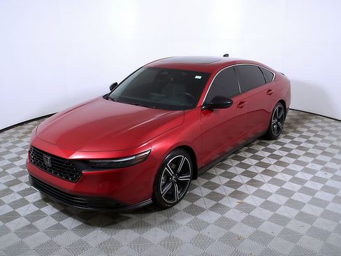 Used 2025 Honda Accord Sport image 4