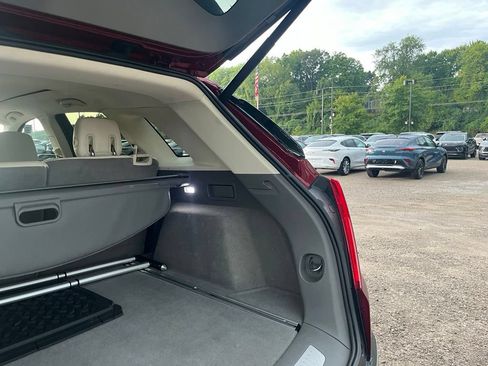 Used 2018 Cadillac XT5 Luxury w/ Driver Awareness Package FWD image 14