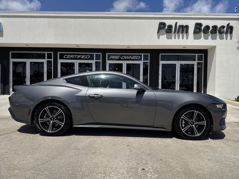 Used 2024 Ford Mustang Coupe RWD image 23