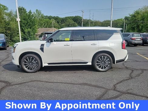 Used 2025 Nissan Armada Platinum Reserve image 2