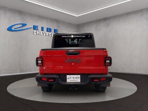 Used 2024 Jeep Gladiator Rubicon w/ Convenience Group AWD/4WD image 13