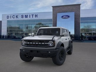 New 2026 Ford Bronco Outer Banks w/ Sasquatch Package video 2