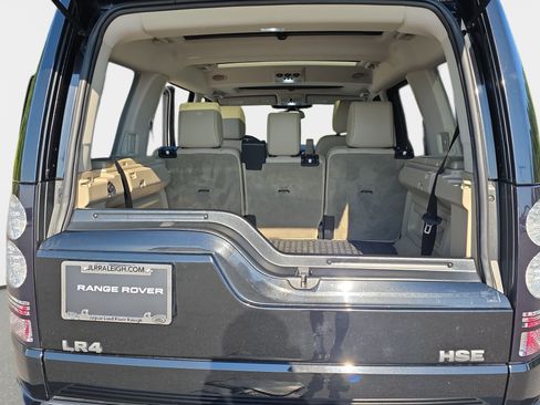 Used 2016 Land Rover LR4 HSE AWD/4WD image 12