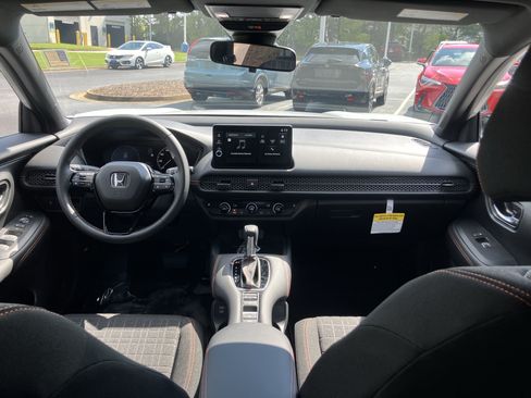 Used 2027 Honda HR-V Sport image 32