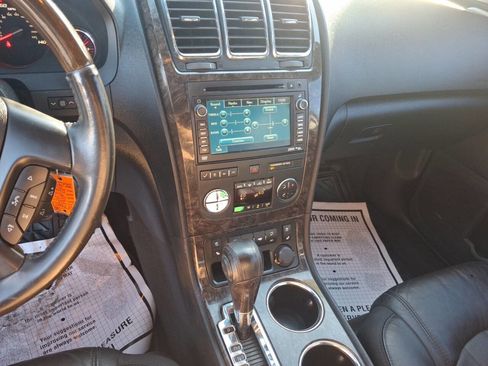 Used 2011 GMC Acadia Denali image 10