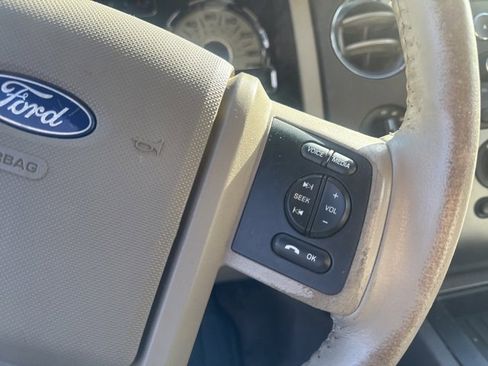 Used 2010 Ford Expedition EL XLT image 21