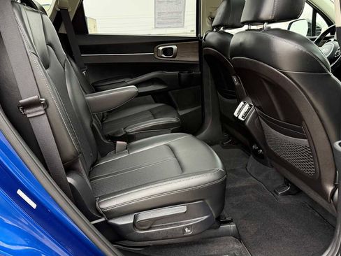 Used 2021 Kia Sorento EX w/ Panoramic Sunroof Package AWD/4WD image 12