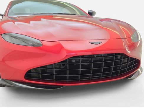 Used 2023 Aston Martin V8 Vantage Coupe RWD image 4