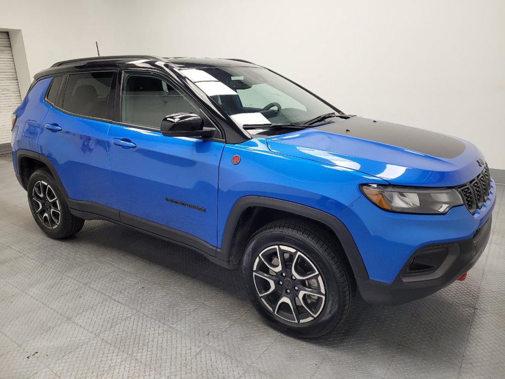 Used 2025 Jeep Compass Trailhawk AWD/4WD image 11