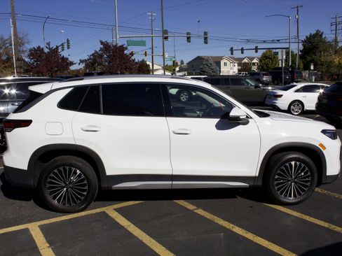 New 2025 Volkswagen Tiguan S image 4