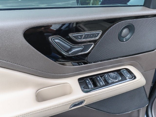 Used 2023 Lincoln Aviator Reserve RWD image 14