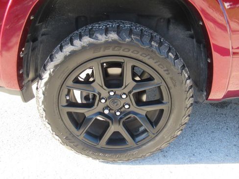 Used 2022 RAM 1500 Laramie AWD/4WD image 5