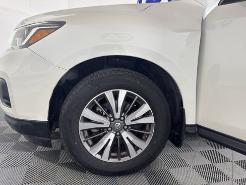 Used 2017 Nissan Pathfinder SL w/ SL Tech Package image 12