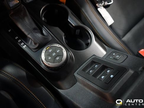 Used 2023 Ford Bronco Badlands image 29