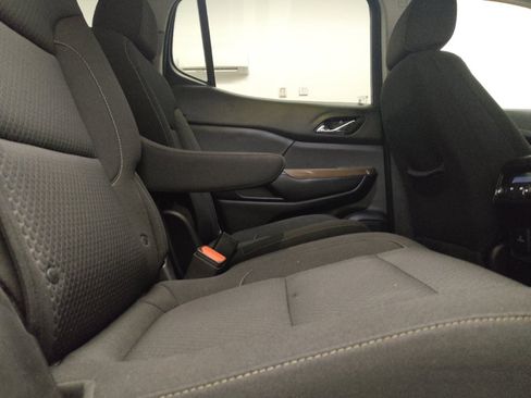 Used 2023 GMC Acadia SLE w/ Driver Convenience Package FWD image 19