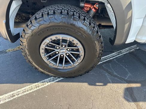 Used 2019 Ford F150 Raptor w/ Equipment Group 802A Luxury image 17