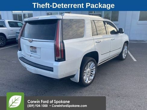 Used 2017 Cadillac Escalade Platinum image 3