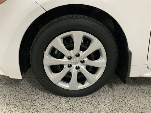 Used 2025 Toyota Corolla LE FWD image 9