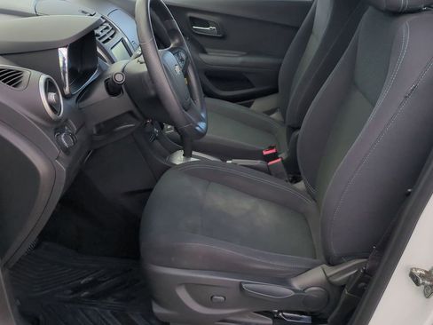 Used 2016 Chevrolet Trax LS image 16