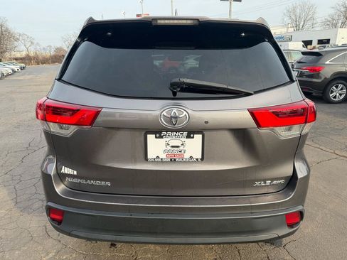 Used 2019 Toyota Highlander XLE AWD/4WD image 6