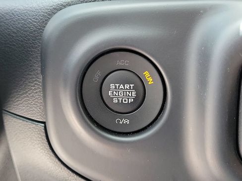 Used 2021 Jeep Wrangler Sport AWD/4WD image 40