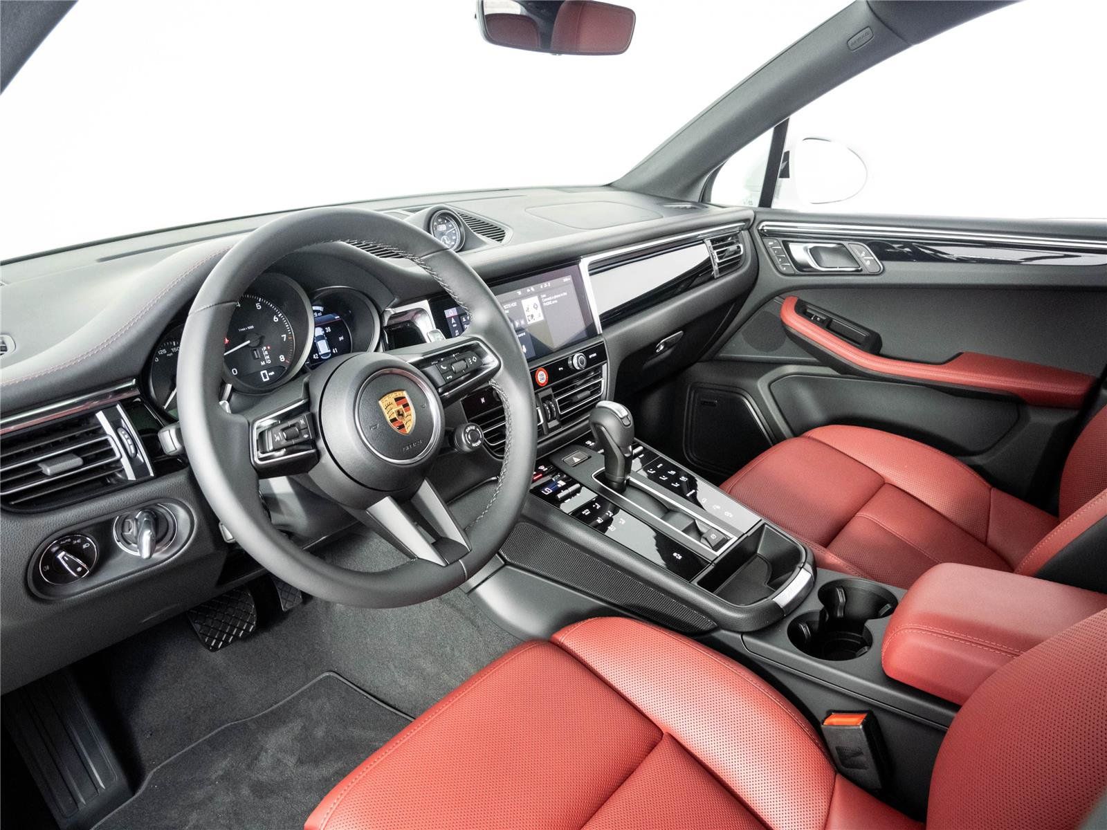 New 2026 Porsche Macan Turbo AWD/4WD image 4