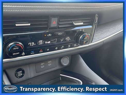 Used 2025 Nissan Rogue Platinum w/ Tech Package AWD/4WD image 30
