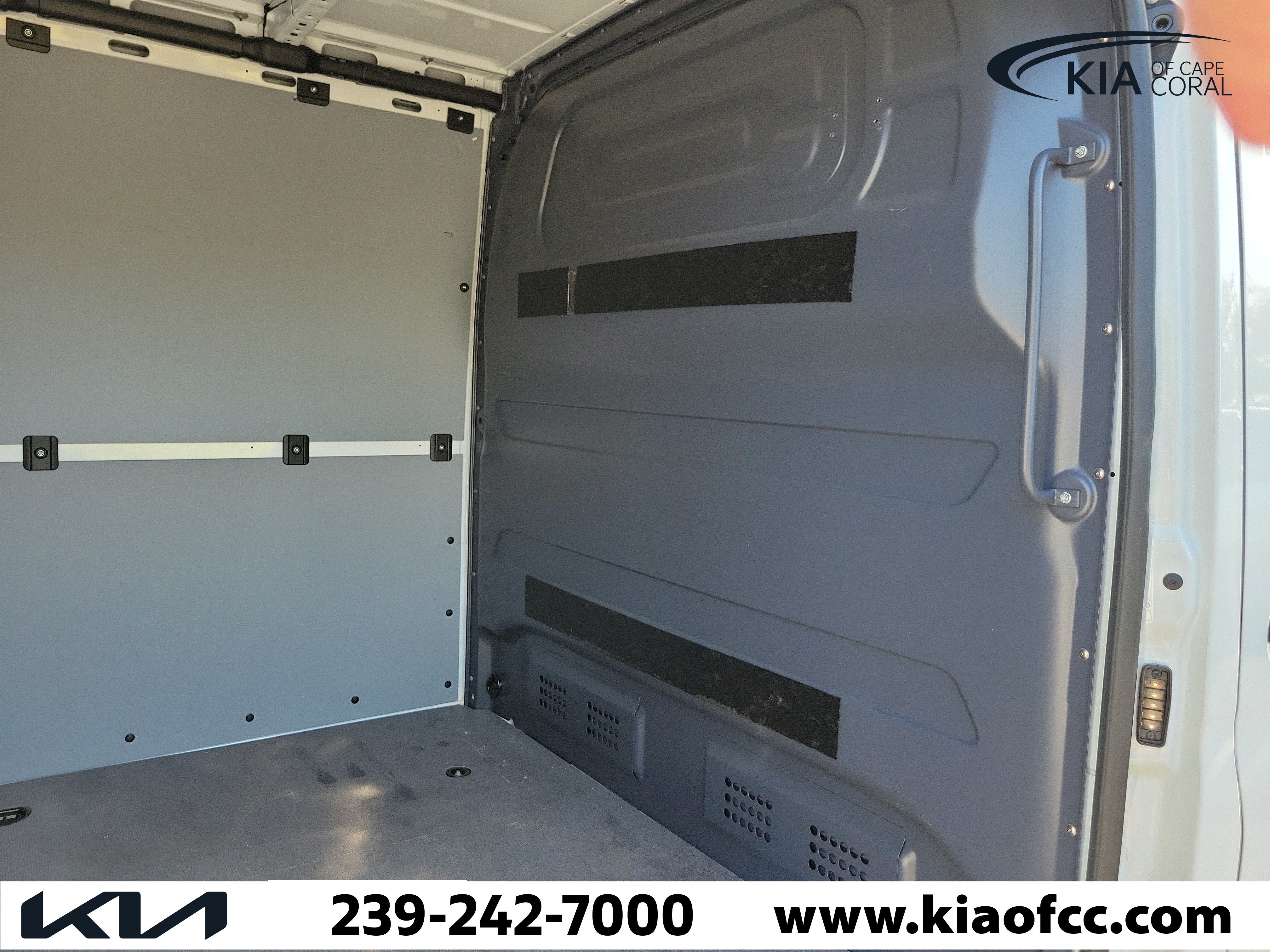 Used 2025 Mercedes-Benz Sprinter 2500 image 12