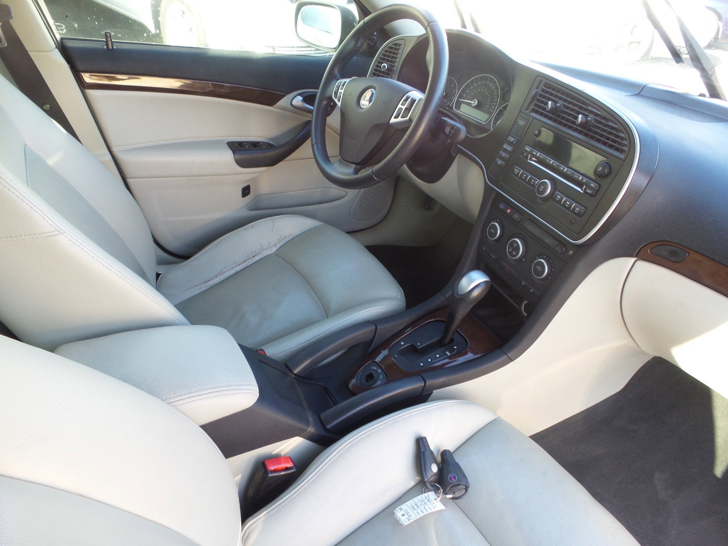Used 2008 Saab 9-3 2.0T w/ Moonroof Package FWD image 6
